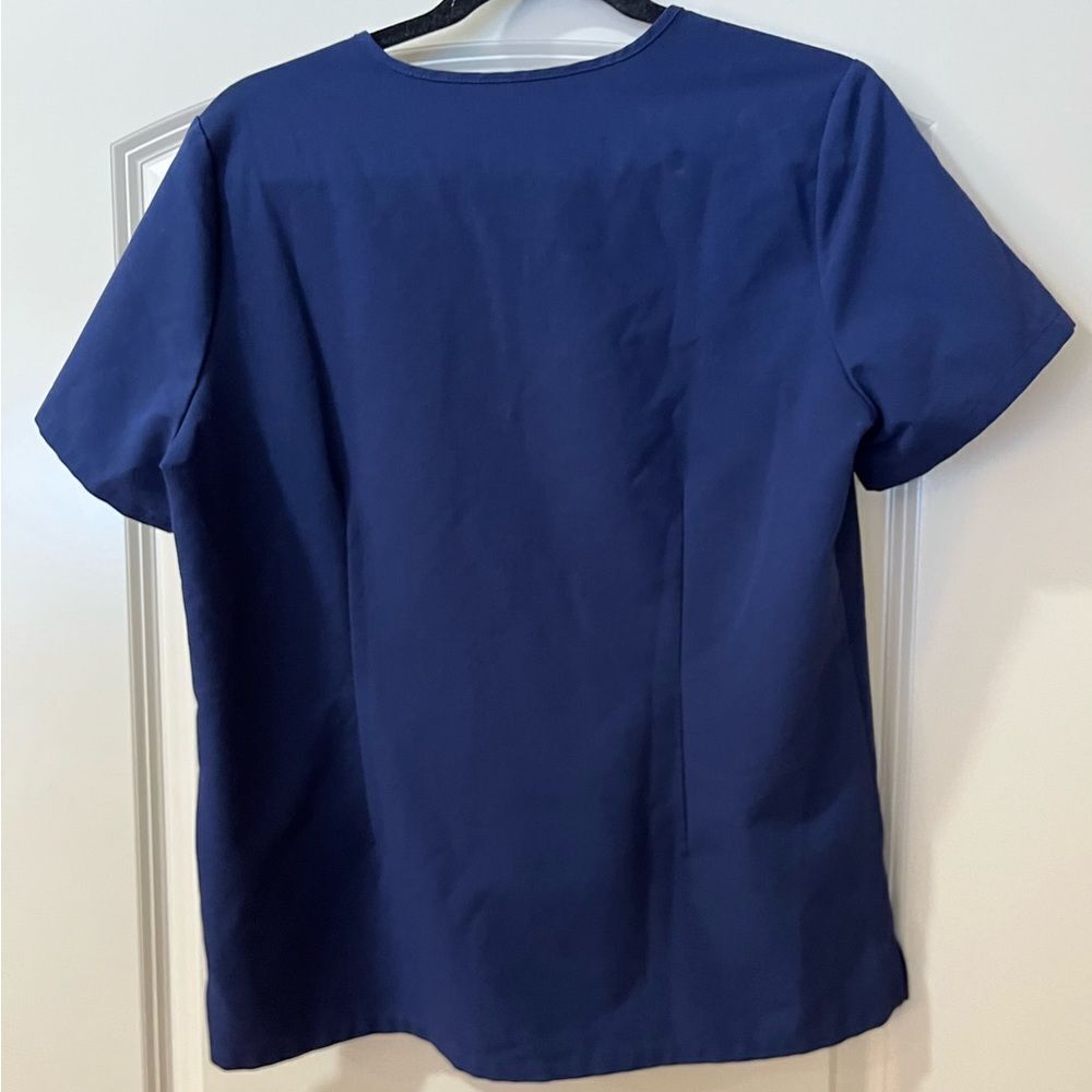 FIGS Catarina One-Pocket ScrubTop V-neck Shirt Classic Fit Slit Hem Navy Size XL - Picture 4 of 6